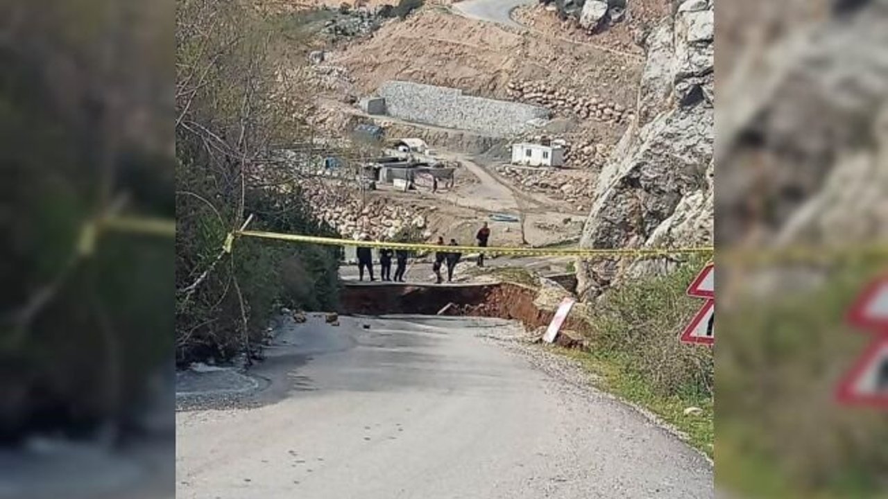 Kahta’da köylere ulaşım sağlayan yol heyelan nedeniyle kapandı