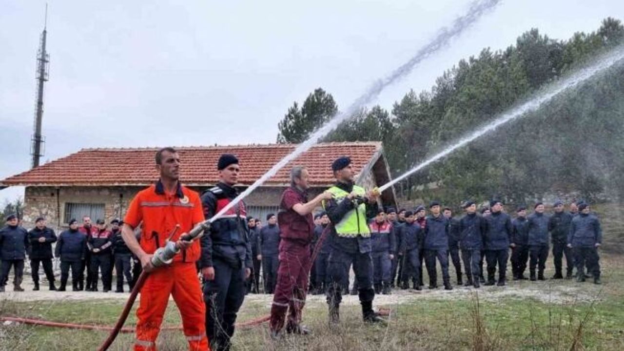 Kütahya OBM orman yangınları ile mücadelede askeri birliklere eğitim veriyor