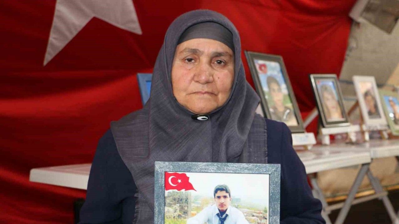 13 senedir evlat hasreti çeken anne: “HDP önünde umutla oğlumu bekliyorum”
