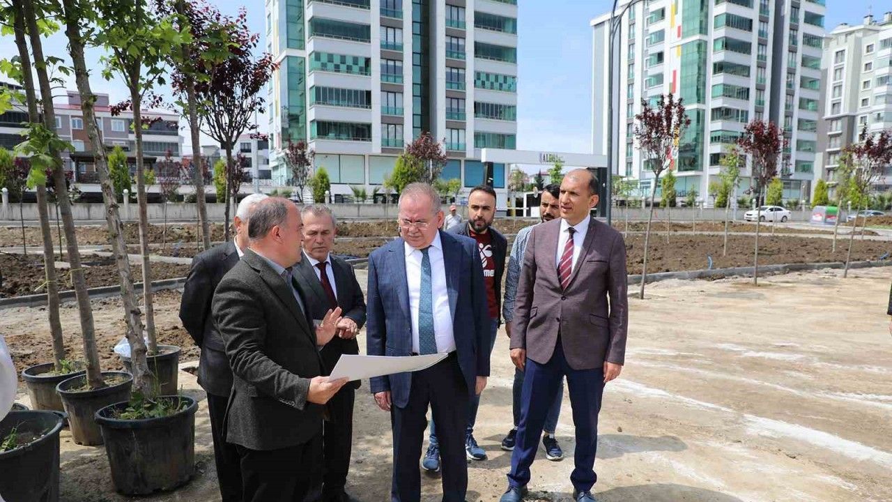 Başkan Demir: “Mahallelerimizi yeşil alanlara kavuşturuyoruz”