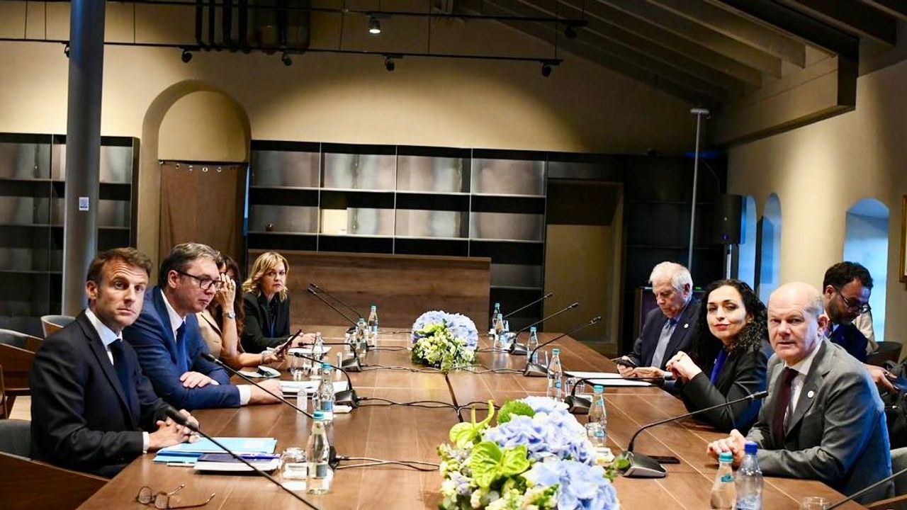 Kosova ile Sırbistan cumhurbaşkanları Moldova’da bir araya geldi