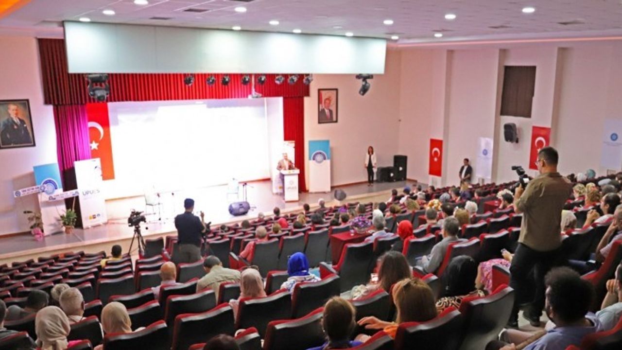 Gediz Atatürk Ortaokulu, Necmettin Erbakan Üniversitesinin düzenlediği sempozyuma katıldı