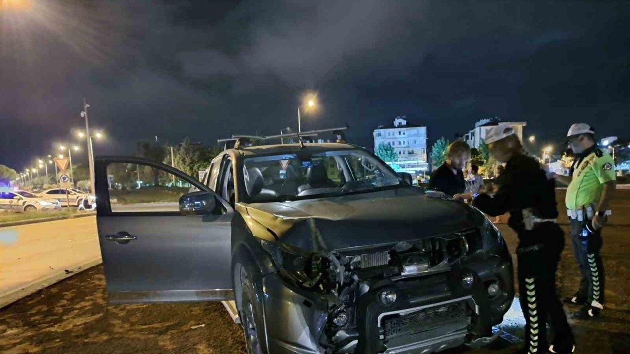 Menteşe’de kaza: Trafik polisi ölümden döndü