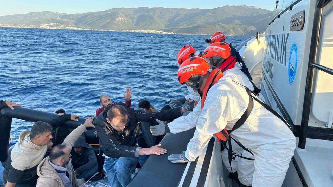 Aydın'da 43 düzensiz göçmen kurtarıldı - Gazete Rize / Rize Haber / Rizespor Haberleri / Son Dakika Haberleri