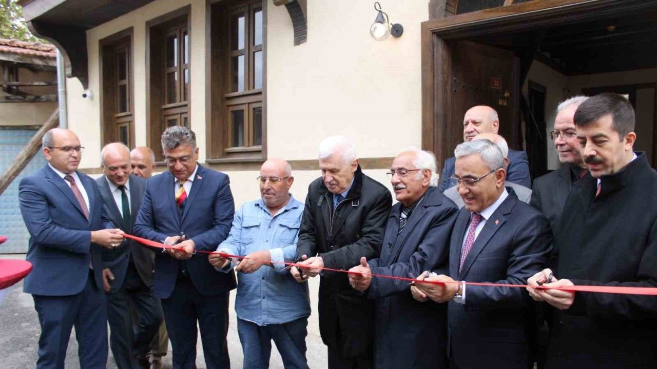 Kütahyalı merhum sanatçısı Ahmet Yakupoğlu’nun doğduğu ev restore ettirilerek müzeye dönüştürüldü