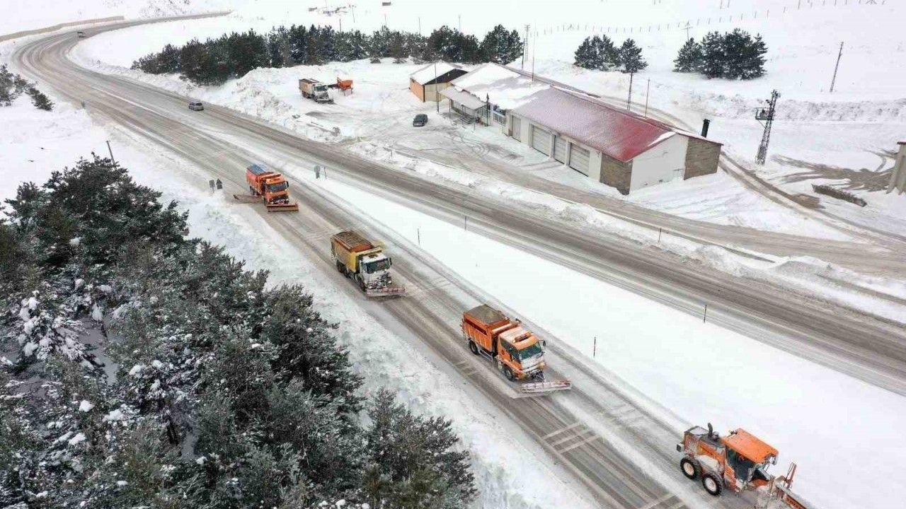 Erzincan’da kardan 48 köy yolu ulaşıma kapandı