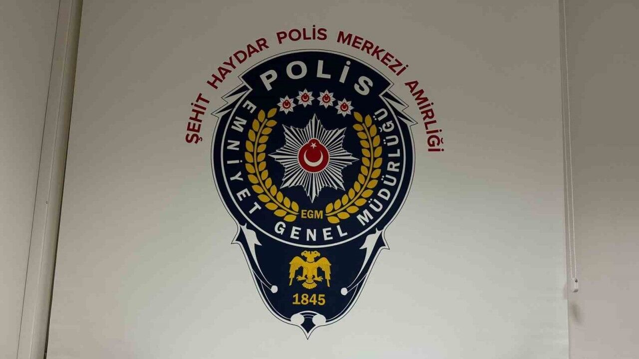 İnternetten hayali iş makinesi satışıyla 950 bin liralık vurgun yapan şahıslar polisten kaçamadı