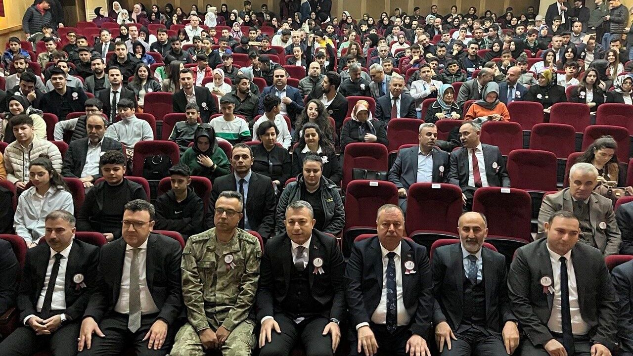 Kilis’te 24 Kasım Öğretmenler Günü kutlandı