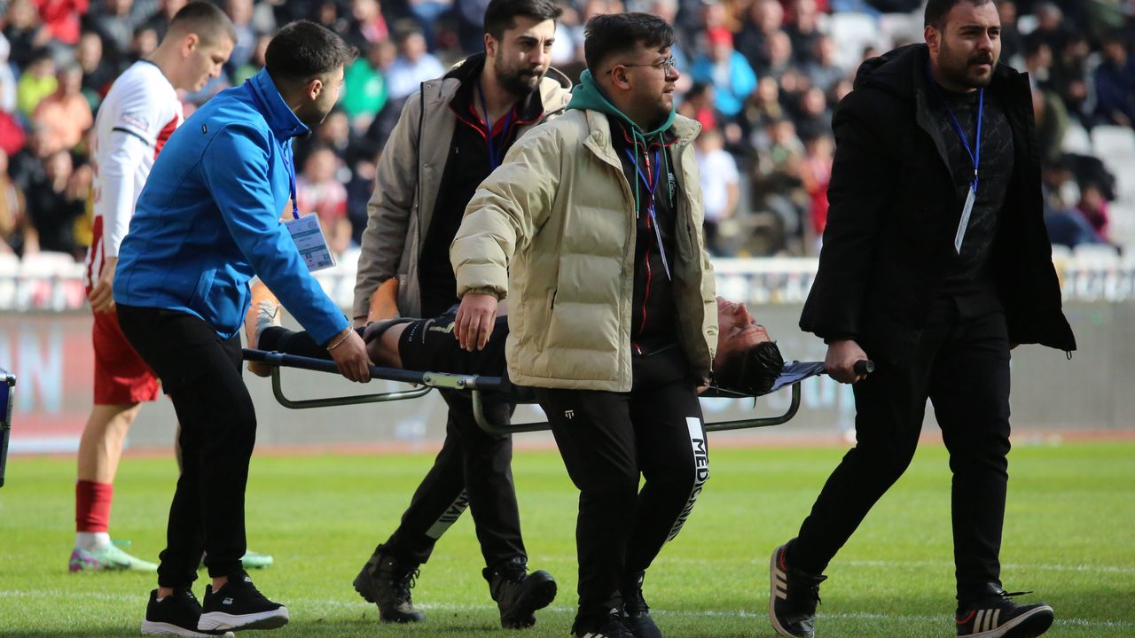Çaykur Rizespor Benhur Keser'in sağlık durumu hakkında açıklama yaptı