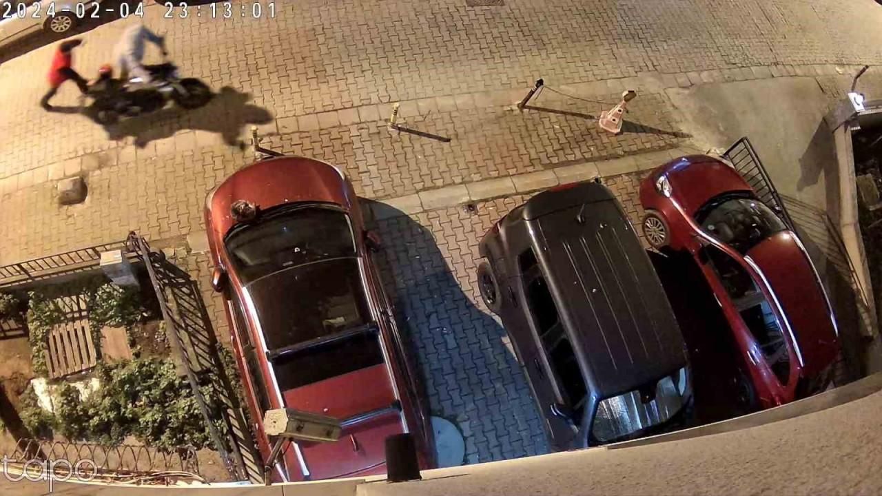 Kadıköy’de 250 bin TL’lik motosiklet hırsızlığı kamerada