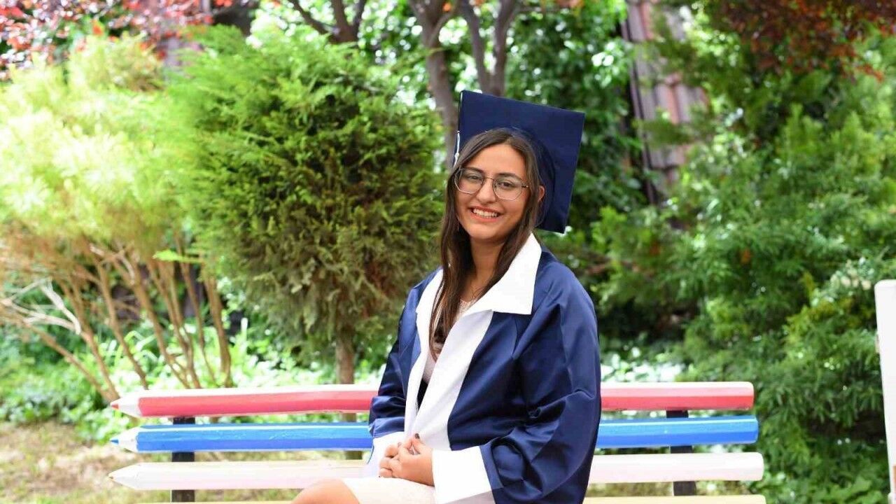 SEY Vakfı bursiyeri Bilge Atağ’ın azim ve başarı hikayesi