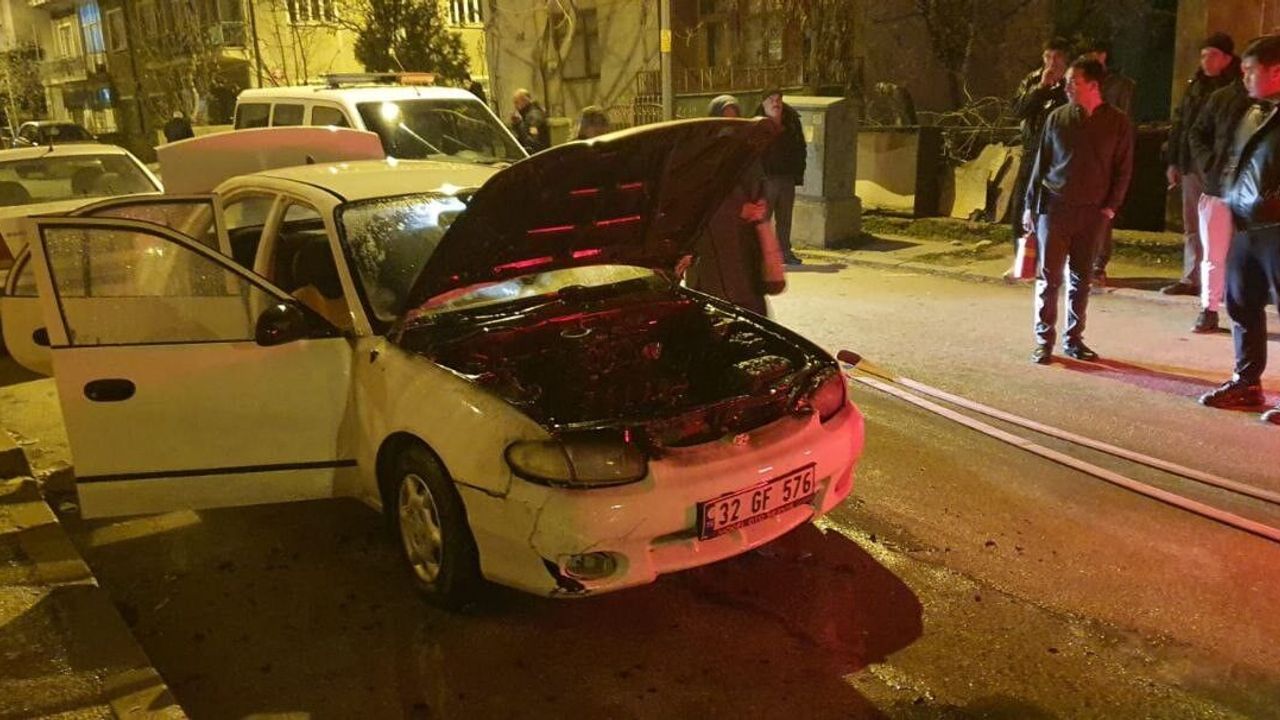 Kontağı çevirdiği esnada biranda alev araç itfaiye ekiplerince söndürüldü