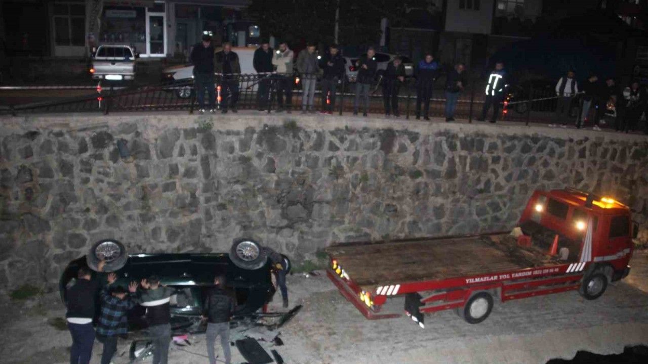 Ordu’da otomobil dere yatağına yuvarlandı: 2 yaralı