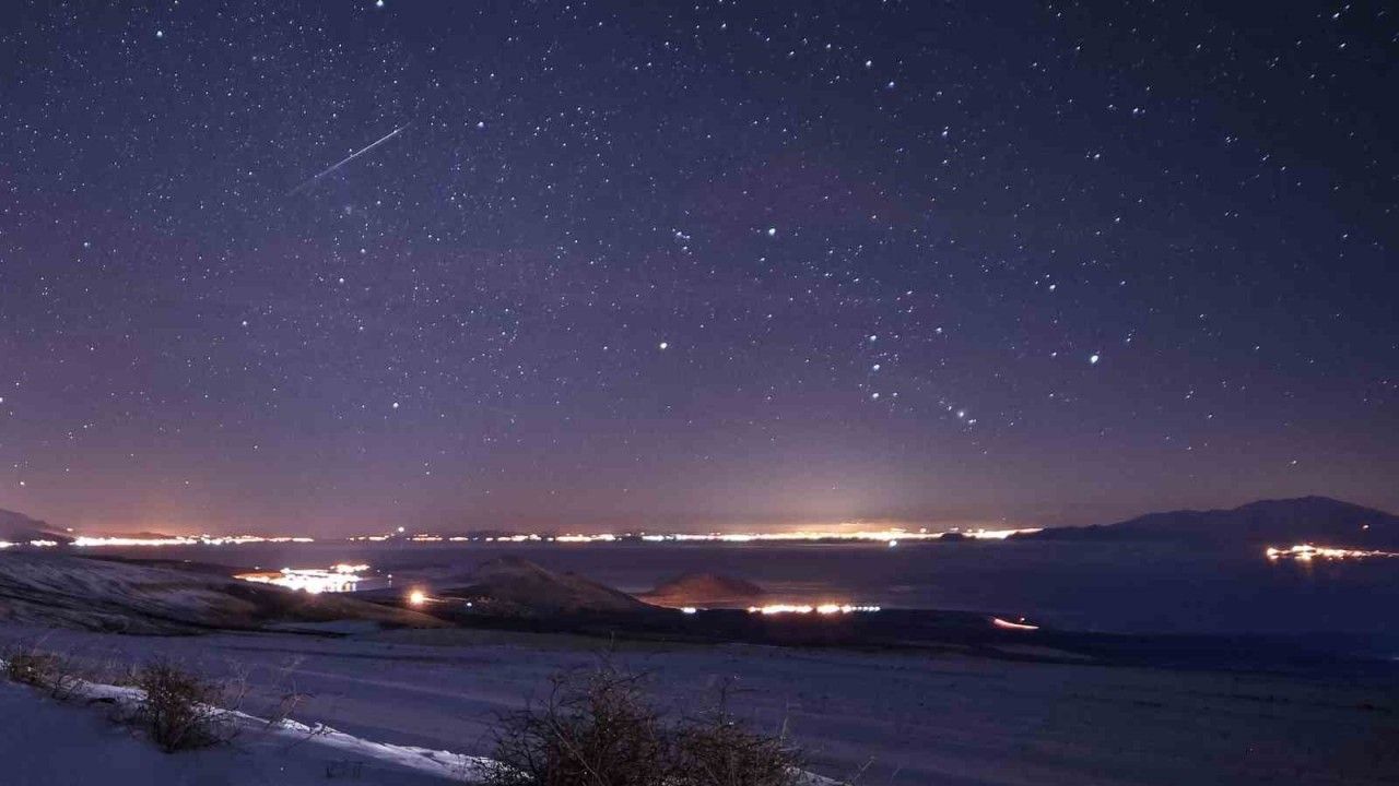Geminid meteorları Bitlis’te kartpostallık manzaralar oluşturdu