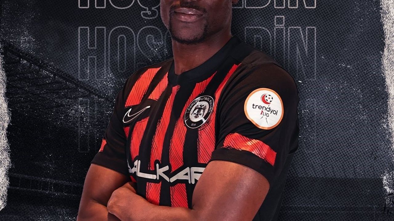 Çorum FK, Eyüpspor ile yollarını ayıran Mame Thiam'ı renklerine bağladı