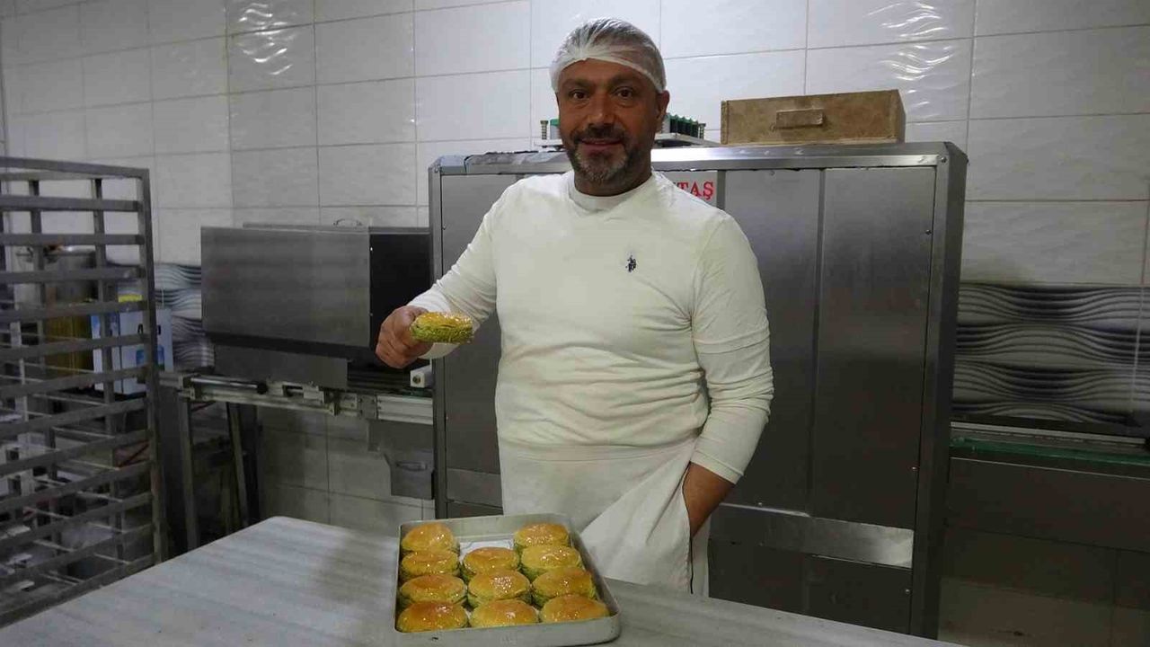 Kilis'te 37 yıllık ustadan 'burger tatlı'