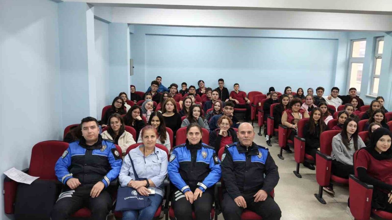 Polisten lise öğrencilerine yönelik eğitim