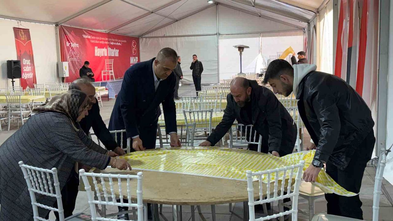 MHP'den 'Bir sofra bin bereket' temalı iftar otağı