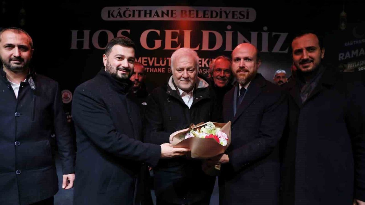 Nihat Hatipoğlu Kağıthane'de binlerce kişiye seslendi