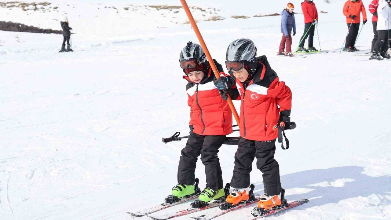 Bitlis'te kayak altyapısına akademik destek