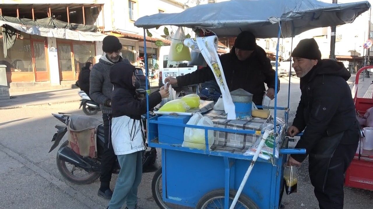 Kilis'te meyan şerbeti iftar sofralarının vazgeçilmezi