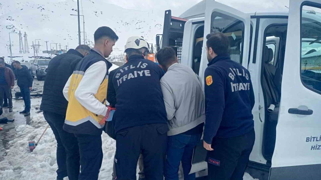 Bitlis'te iki ayrı kaza: 12 yaralı
