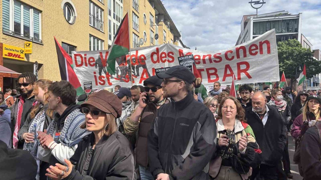 Berlin'de Nakba'nın 78. yıldönümü yürüyüşüne polisten sert müdahale: 15 gözaltı