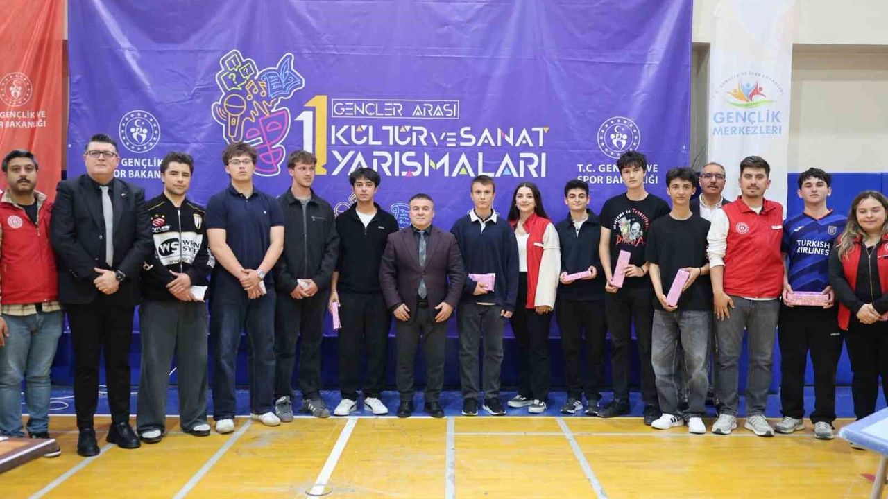 Bilecik'te gençler bilgi için yarıştı