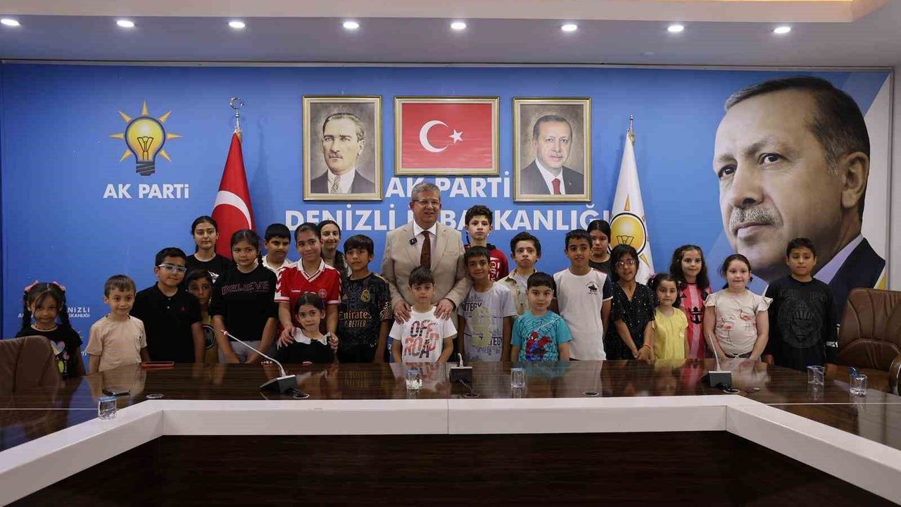 Çocuklar bayram coşkusunu AK Parti Denizli İl Başkanlığında yaşadı