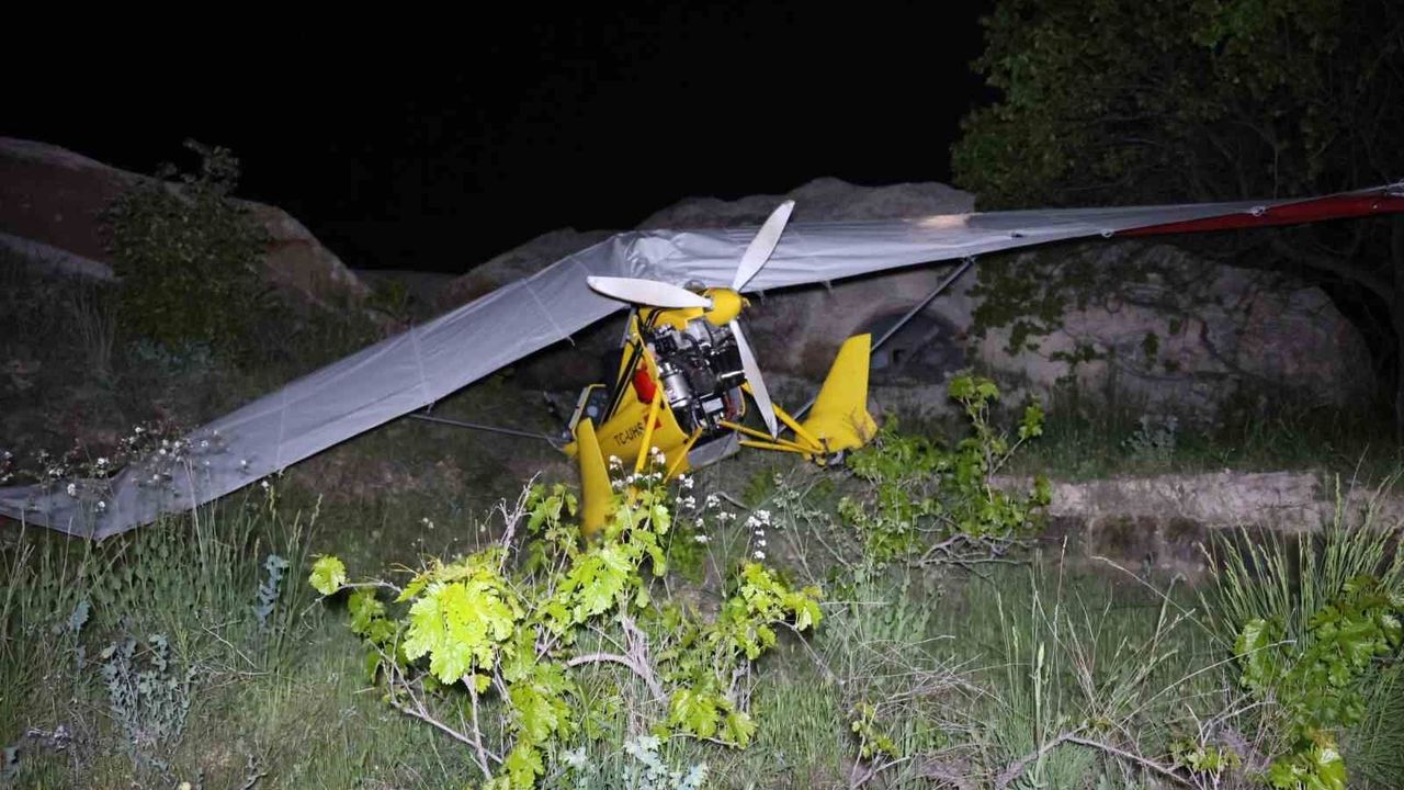 Kapadokya'da microlight hava aracı zorunlu iniş yaptı: 2 yaralı