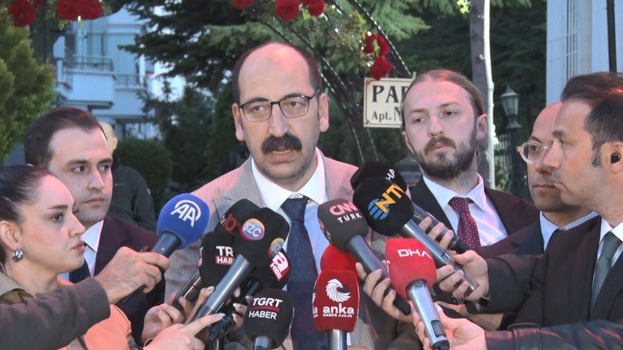 Kılıçdaroğlu'nun basın danışmanı: 'Kılıçdaroğlu, en uygun zamanda partiyi kurultaya götürmekle ilgili niyetini Özel'e iletti'
