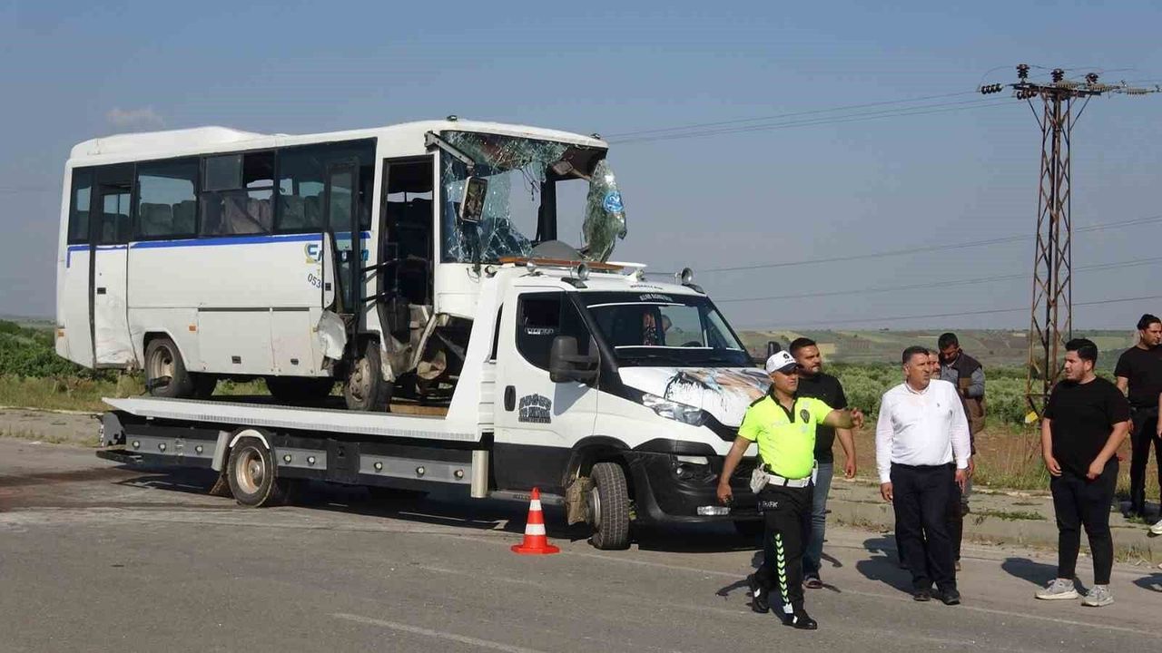 Kilis'te 3 araçlı zincirleme kaza: 8 yaralı