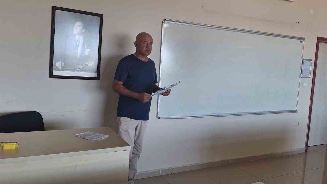 40 yıllık gazeteci 65 yaşında bölüm birincisi olarak mezun o