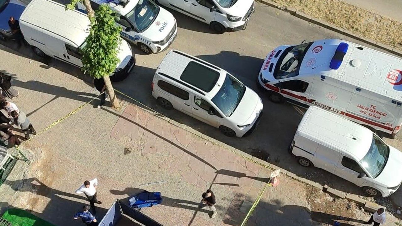 Adıyaman'da 5. kattan atlayan yaşlı adam hayatını kaybetti