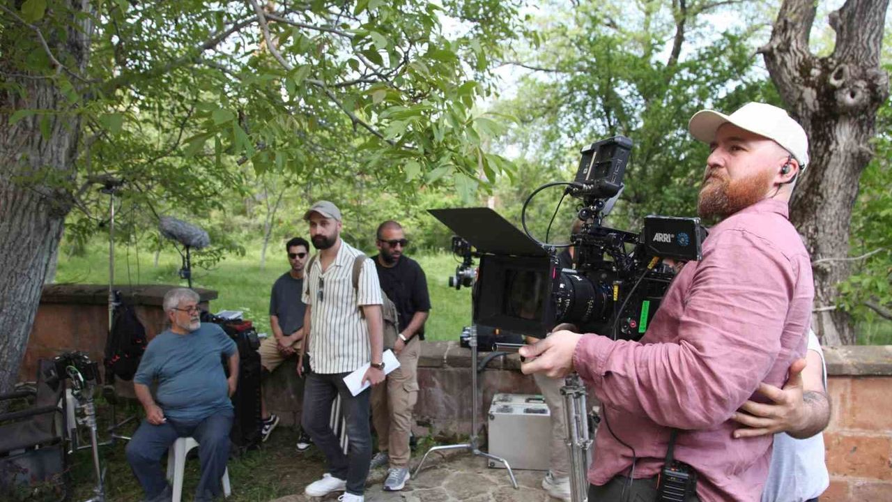 Ahlat'ta 'Sonsuz Güzel' isimli sinema filminin çekimlerine b