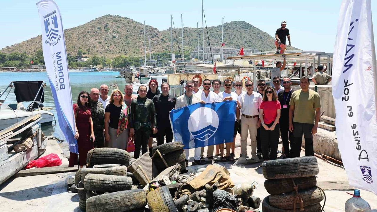 Akyarlar'da deniz dibinden 1 ton çöp çıktı