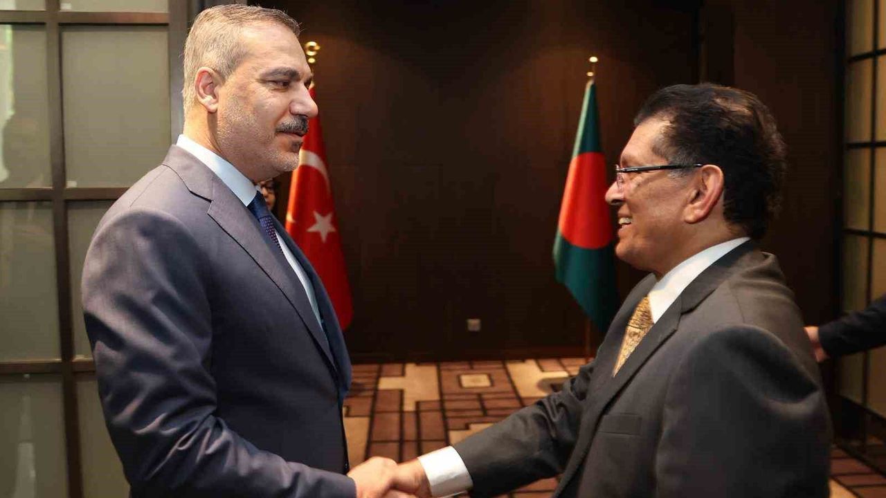 Bakan Fidan, Bangladeşli mevkidaşı Rahman ile görüştü