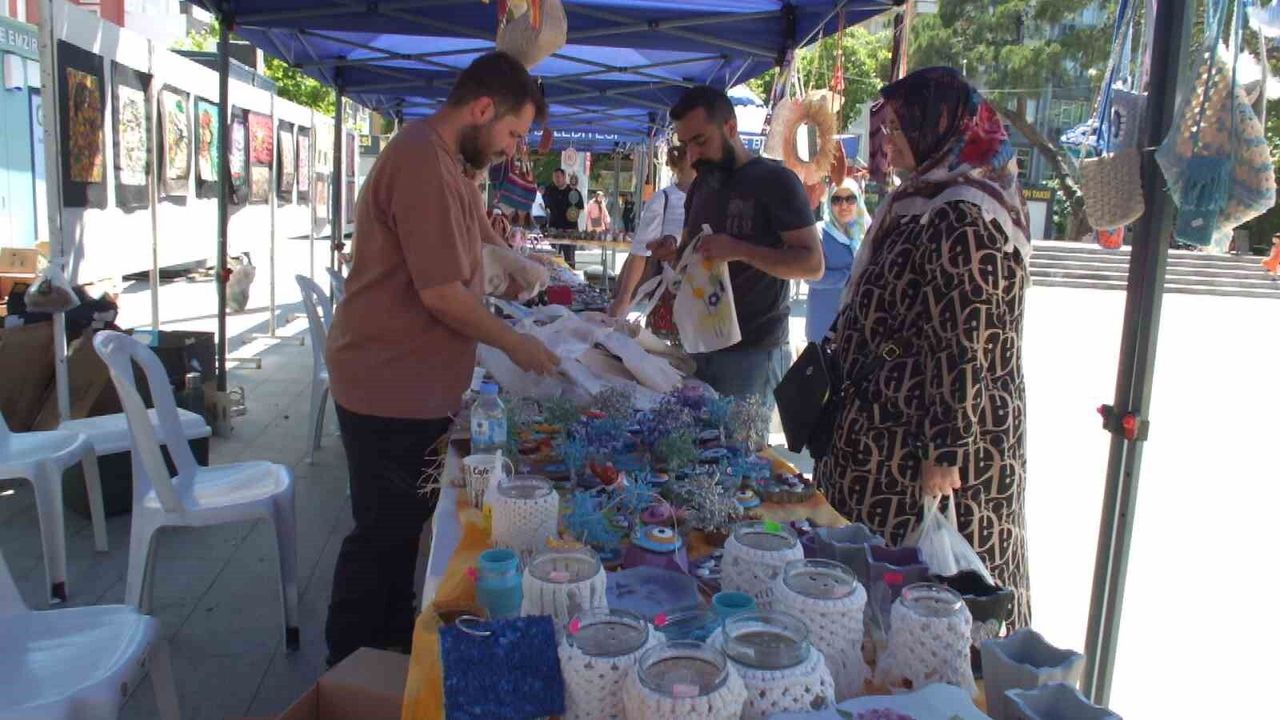 Balıkesir'de Özel Öğrencilerin el emeği ürünler görücüye çık