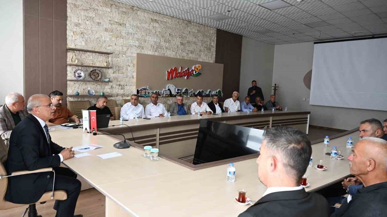 Başkan Er, muhtarların taleplerini dinledi