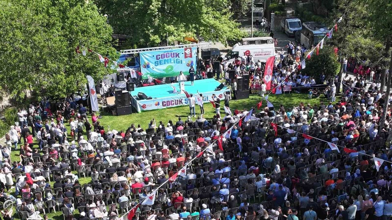 Başkan Yetişkin'den çocuklara armağan