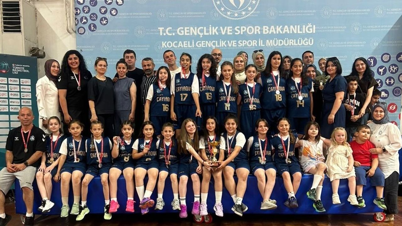 Çayırova'nın genç sporcularından atletizm ve baske