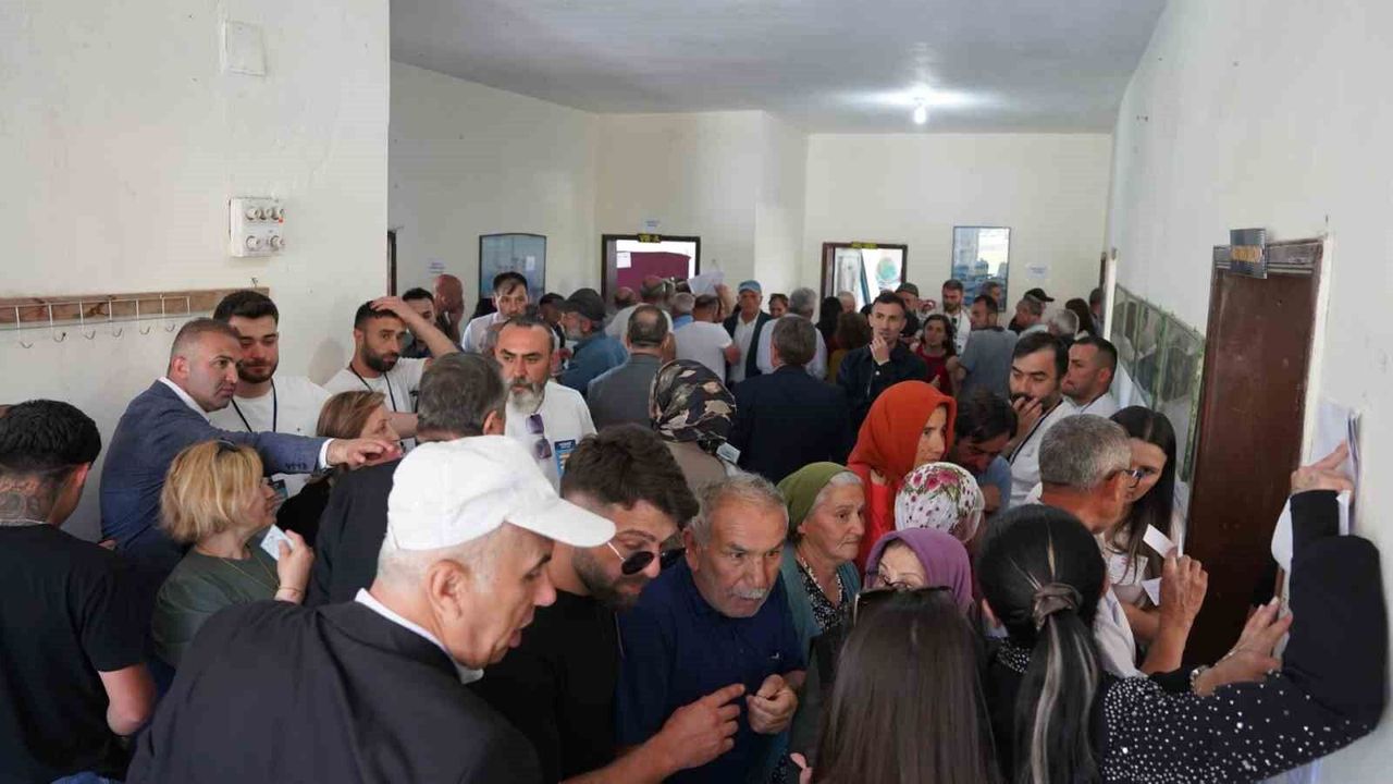 Çevrecik'te 12 yıl sonra seçim heyecanı yaşandı