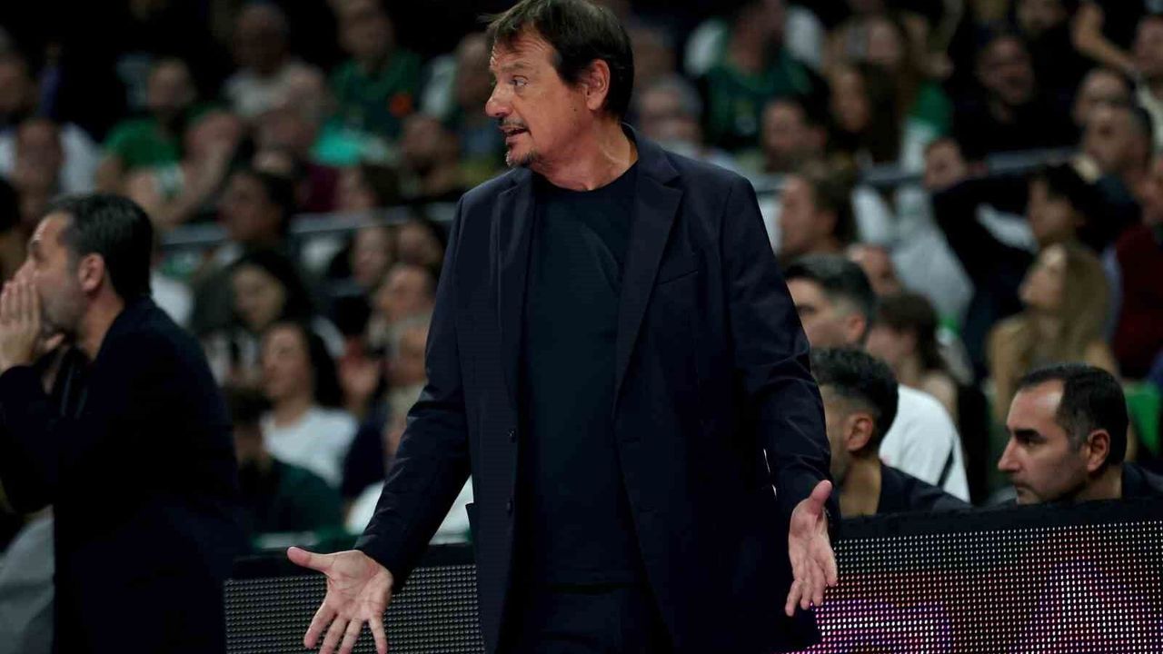 Ergin Ataman, Olimpiakos taraftarına cevap verdi