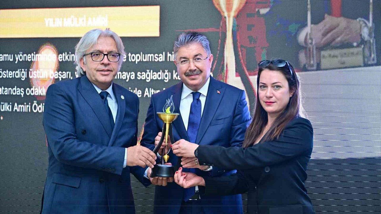 Eskişehir Valisi Yılmaz, 'Yılın Mülki İdare Amiri' seçildi