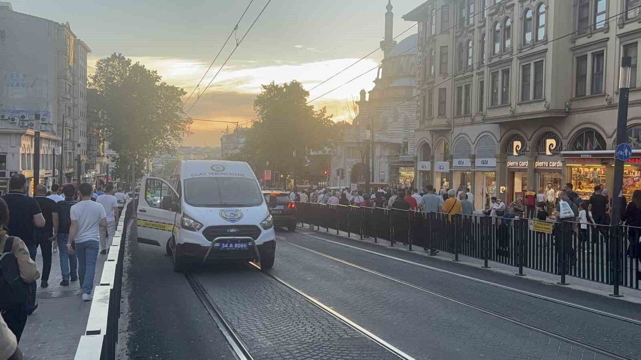 Fatih'te tramvayın altında kalarak ölen çocuğun cenazesi adl