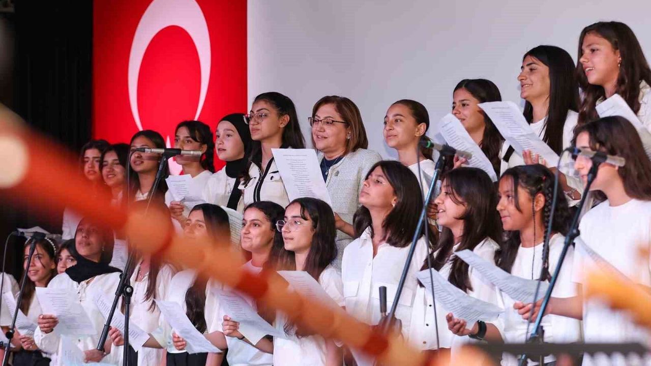 Gaziantep'te sanatla yükselen öğrenciler ödüllendirildi