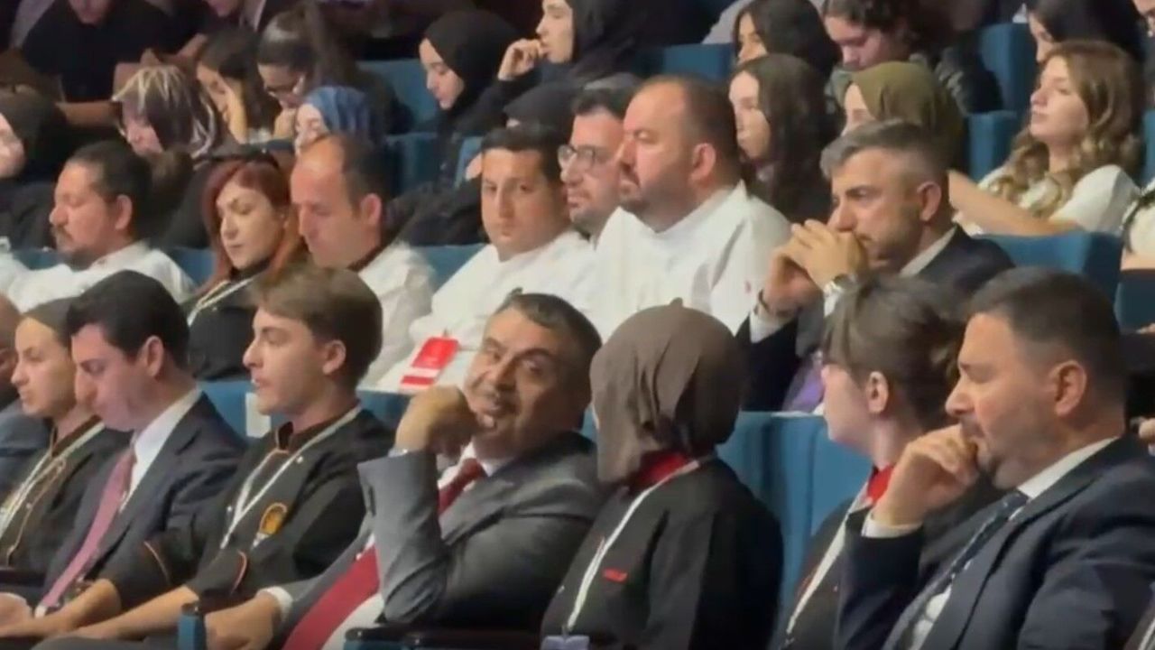 Gedizli öğrenci, Bakan Yusuf Tekin'i ilçelerine da