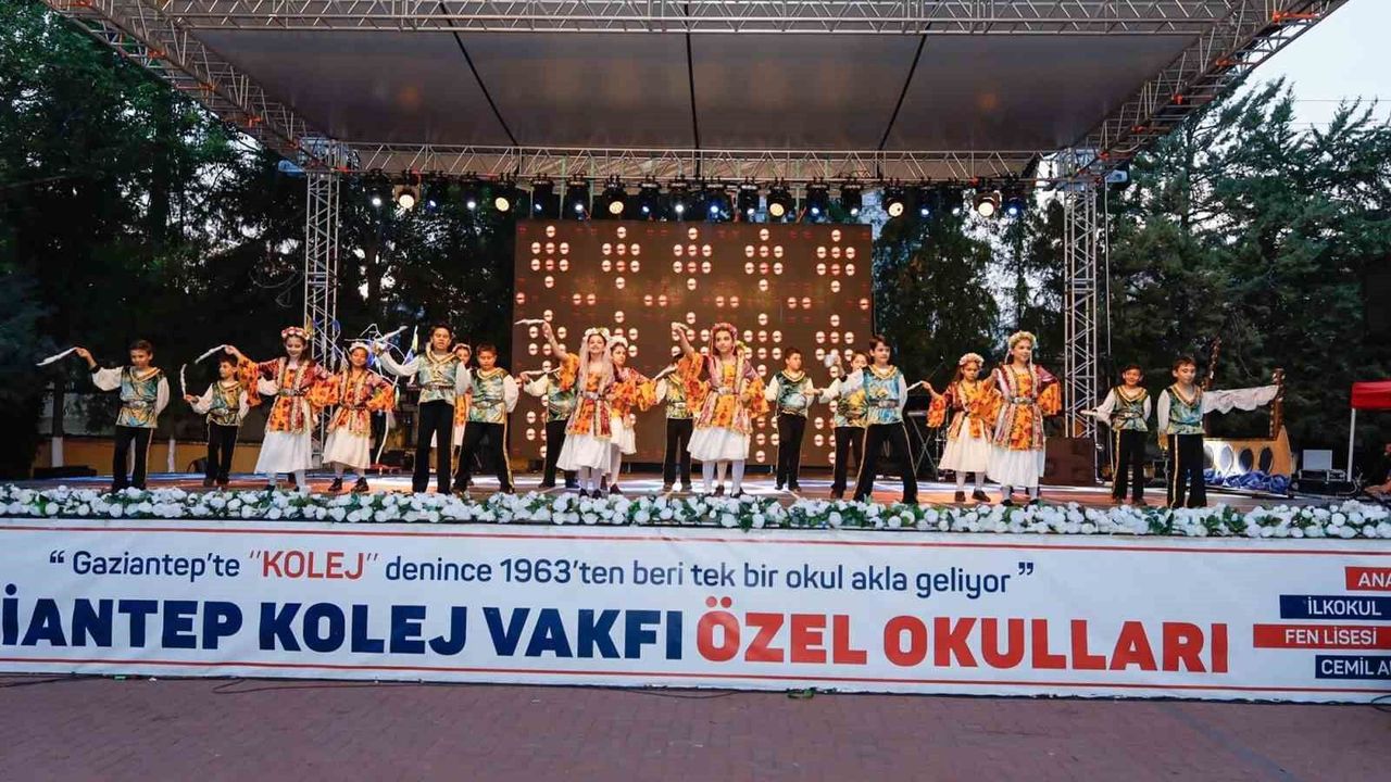 GKV'liler Anadolu'yu 'Dansın Renkleriyle' sahneye taşıdı