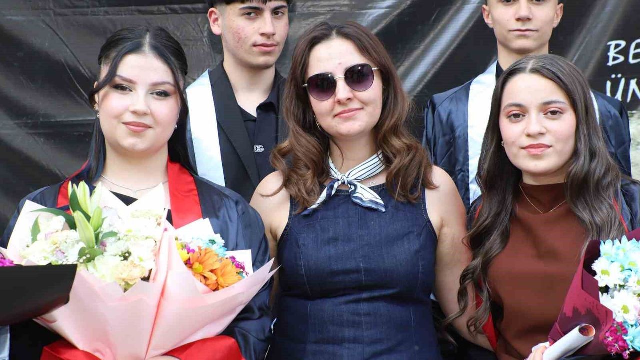 Hakkari'de mezuniyet heyecanı