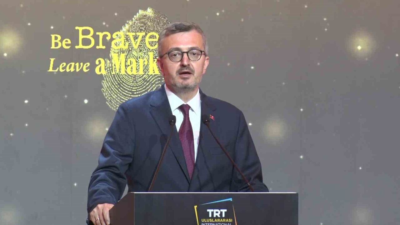 İletişim Başkanı Duran: 'Gerçekleri olduğu gibi anlatmanın c